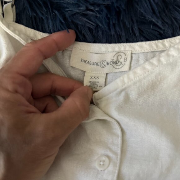 Treasure & Bond White Button Up Tank - Picture 2 of 2